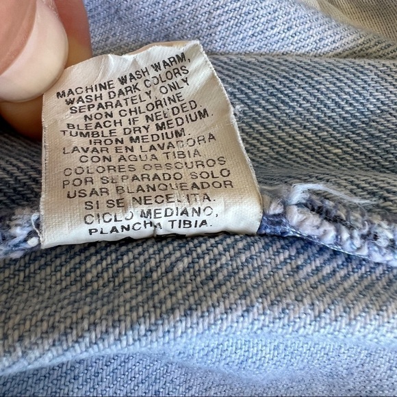 Vintage High Rise Embroidered Waistband Light Wash Frayed Hem Jean Shorts - Picture 7 of 13